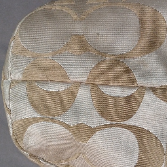 Coach - Picture 4 of 15